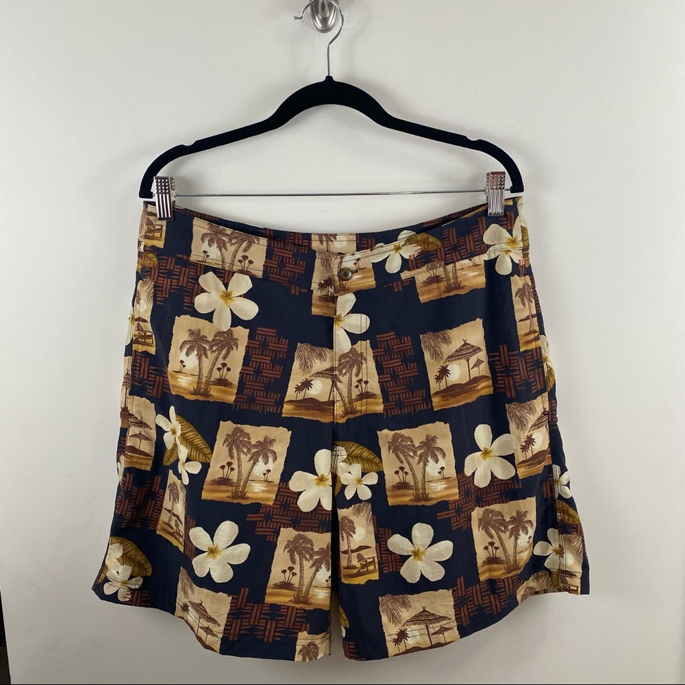 Tommy Bahama Tropical Print Swim Trunks Size Large - Picture 3 of 8